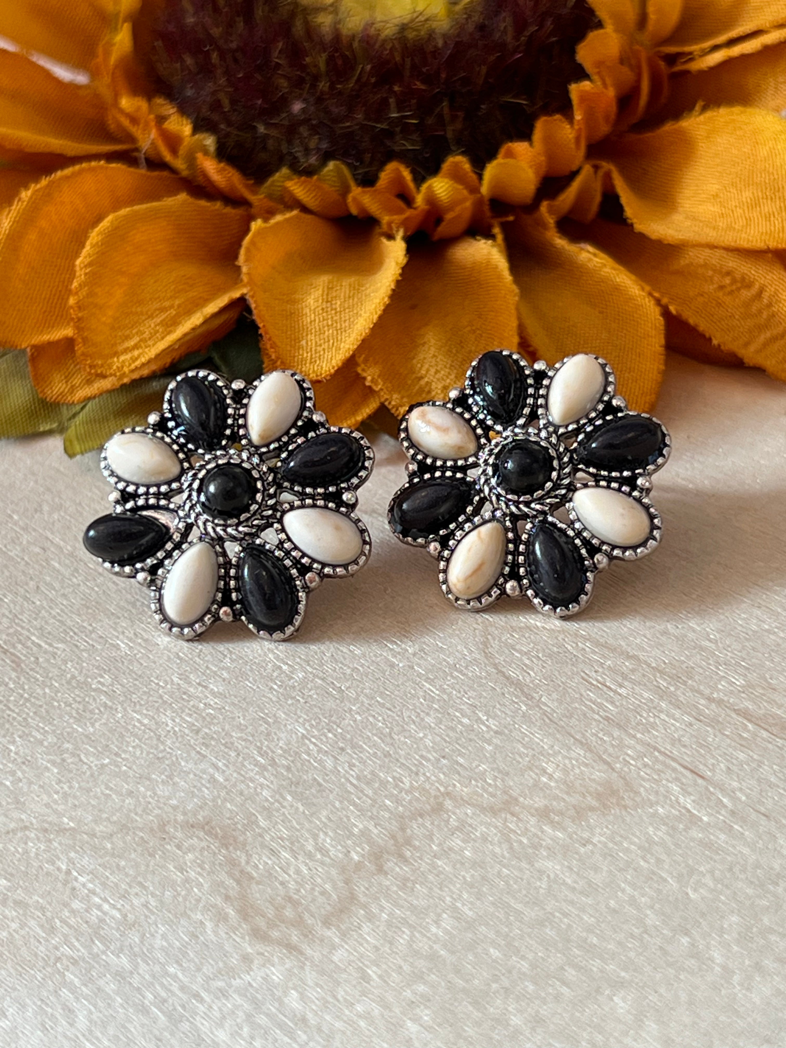 Black & White Flower Stud Earrings