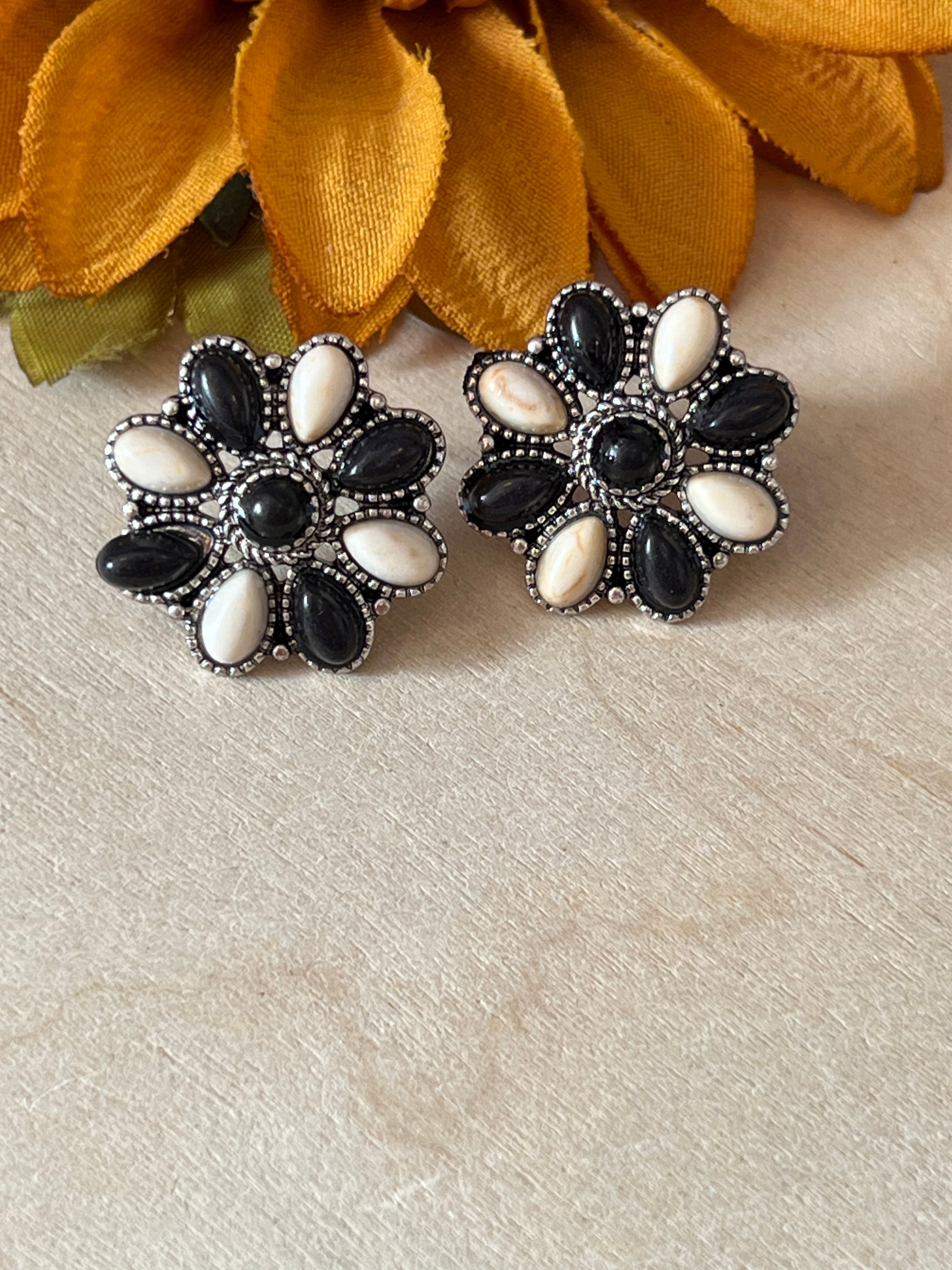 Black & White Flower Stud Earrings
