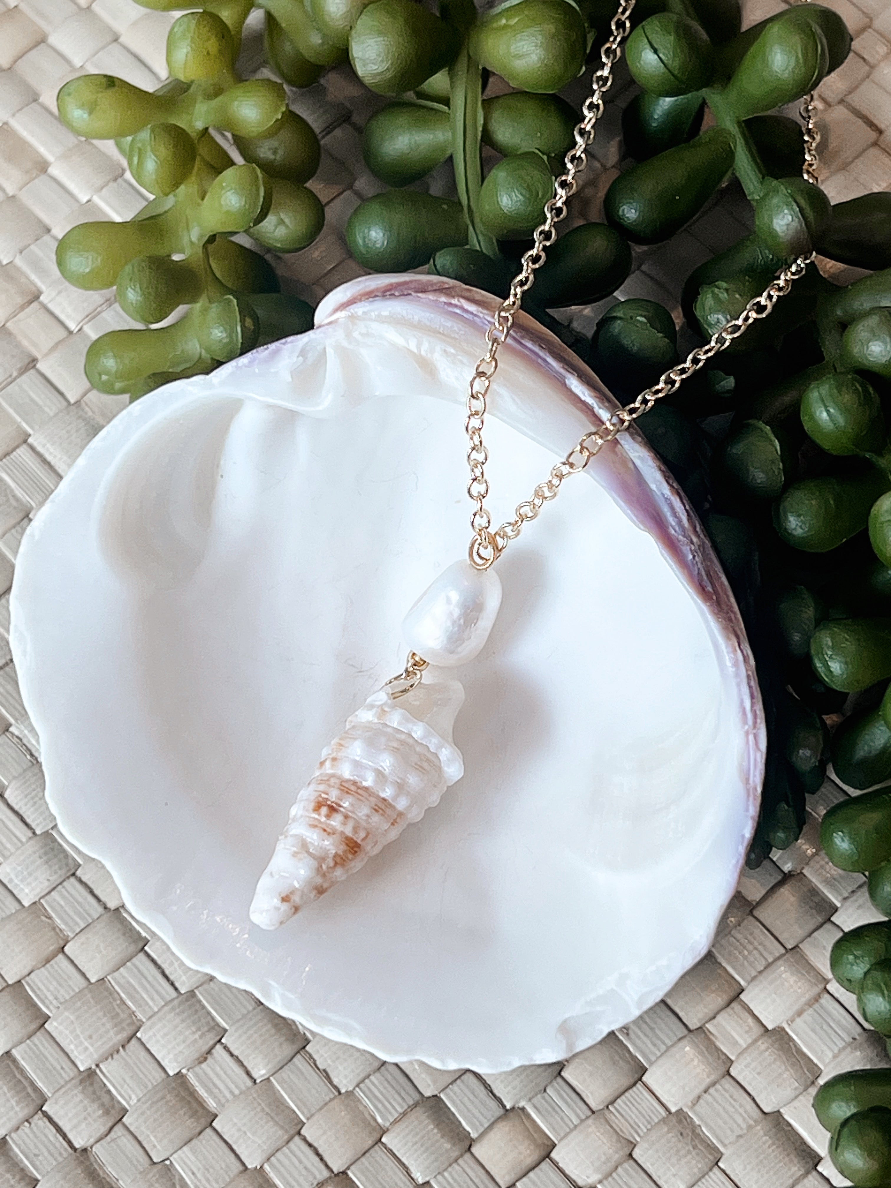 Adorable Auger Necklace