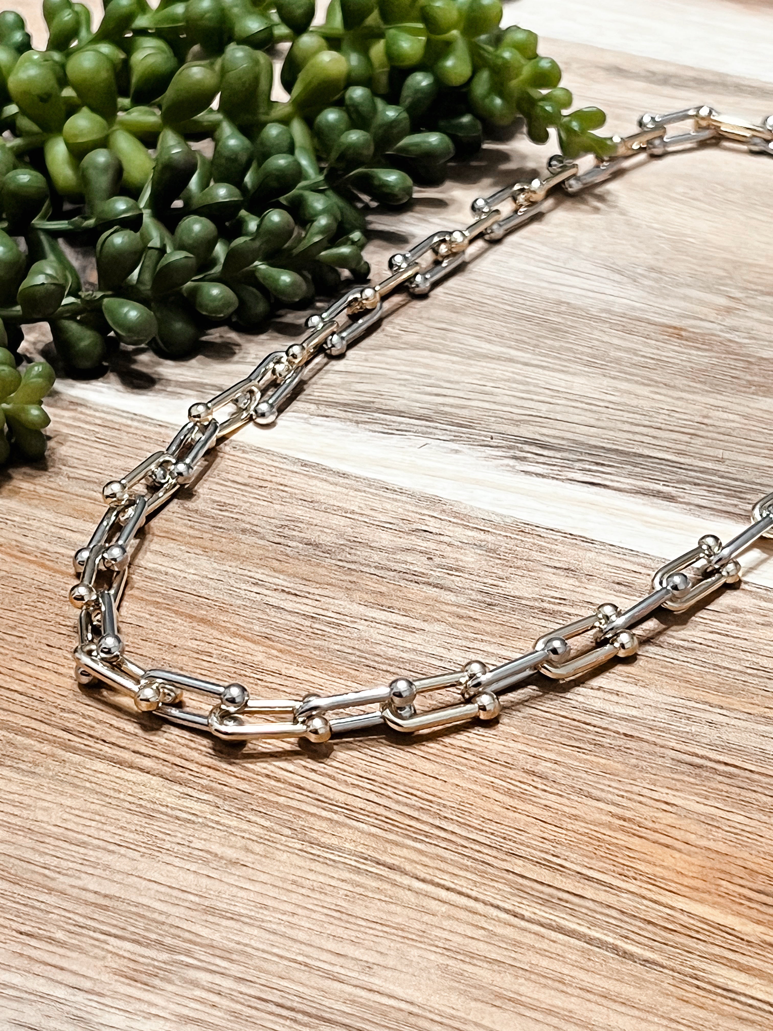 Two Tone U Chain Necklace